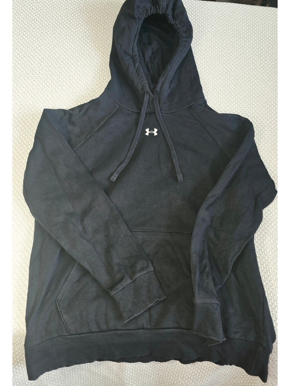 Black Under Armor women's hoodie size medium